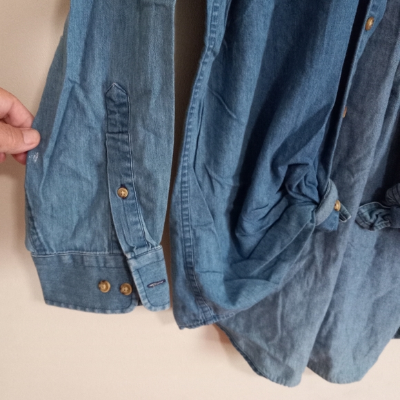 Roundtree & Yorke L Repurposed Chambray Medium Wash Long Sleeved Overshirt Top - Picture 8 of 10